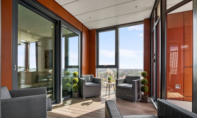 Vauxhall Condo | Modern penthouse in nine elms