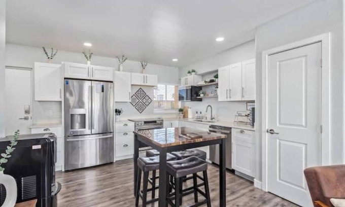 Encanto Condo | Modern PHX Condo Near Light Rail