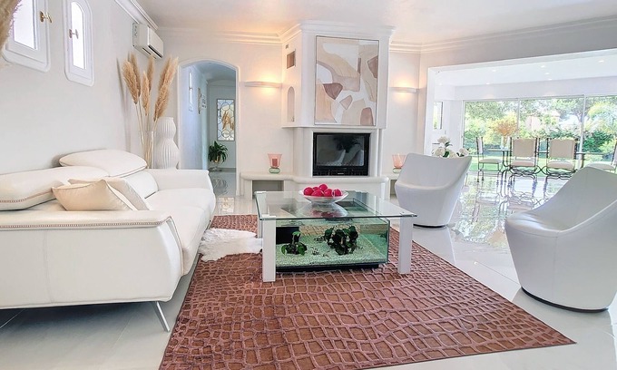 Saint-Jean Villa | Modern Provencal house with swimming pool and jacuzzi