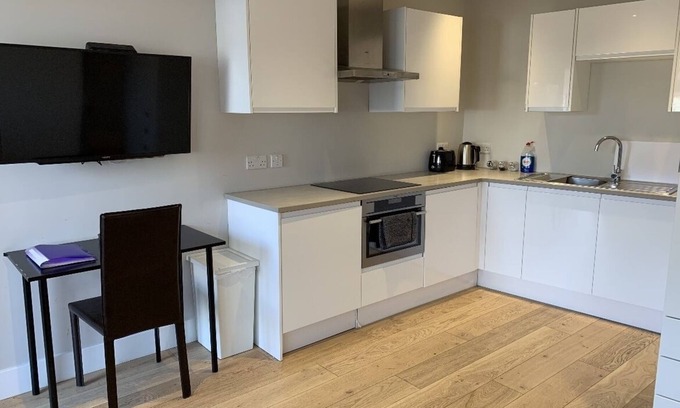 Ickenham Apartment | Modern, Private, self-contained studio apartment