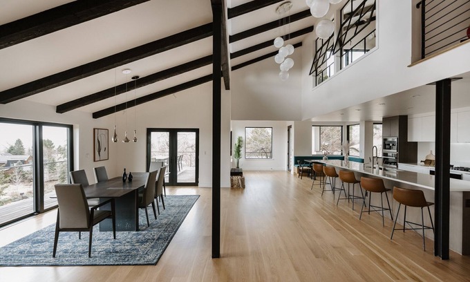 Wonderland Hills House | Modern Residence Panoramic Views