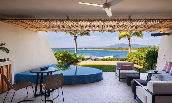 Troncones Villa | Modern retreat villa by the sea