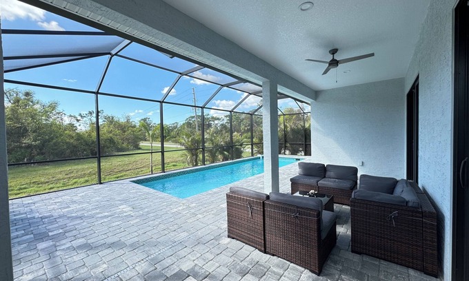 Broadmoor House | Modern Retreat 3BR/2BA w/Pool in Rotonda West