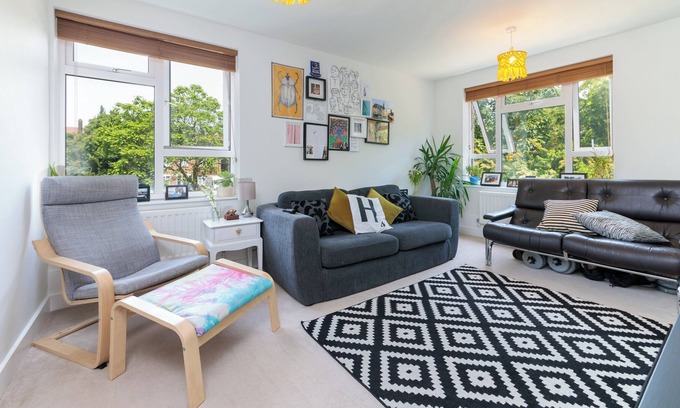 Thornton Apartment | Modern, Spacious Apartment in Clapham