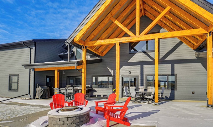 Fort Peck House | Modern & Spacious Luxe Home in Remote Fort Peck!