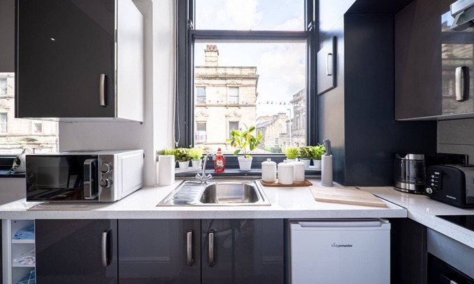 Barnsley Apartment | Modern Stay in Barnsley for Work & Leisure