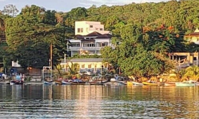Oracabessa House | Modern studio beside Oracabessa Bay. A retreat in the heart of the community.