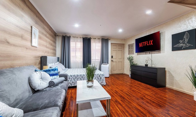 Pacific - Edison Apartment | Modern Studio in Central Glendale – Pool, Jacuzzi & Free Parking!