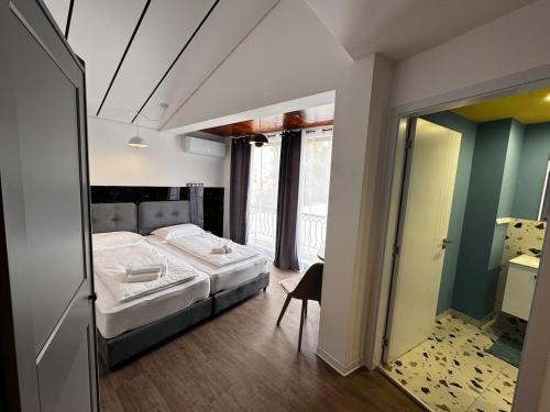 Limassol Apartment | Modern Studio N14 kitchenette private bathroom