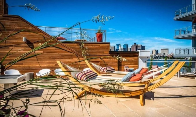 Central-Maverick Square - Paris Street Apartment | Modern Studio | Upscale Amenities | East Boston | by GLS