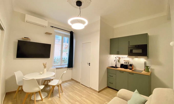 Cap d'Ail Apartment | Modern studio with A/C – 5 min from the beach – 15 min to Monaco GP