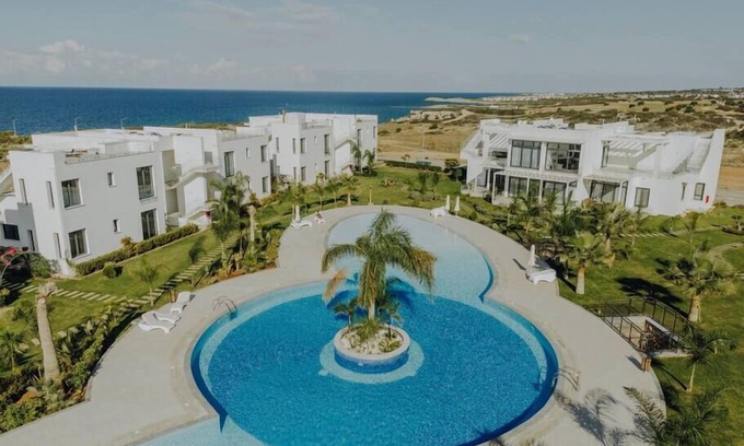 Tatlisu Apartment | Modern Suite Beachfront Getaway