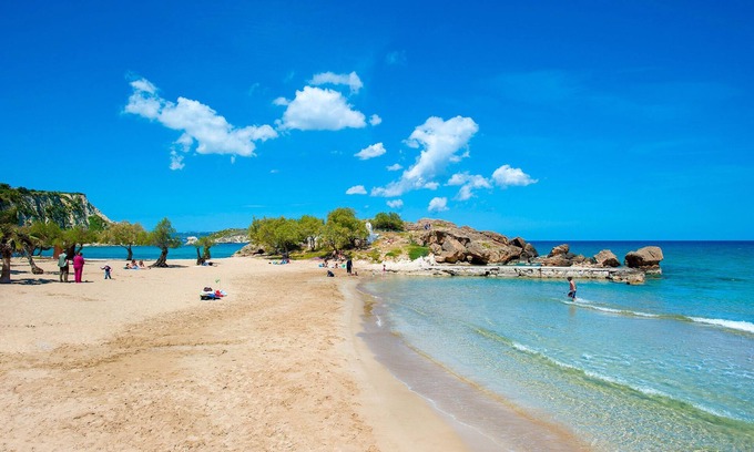 Vamos Villa | Modern summer villa, 3' from the beach, heated pool. Family Friendly!