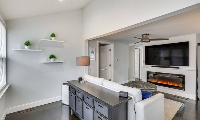 Plymouth Cottage | Modern Terryville Cottage w/Deck & Lake View!