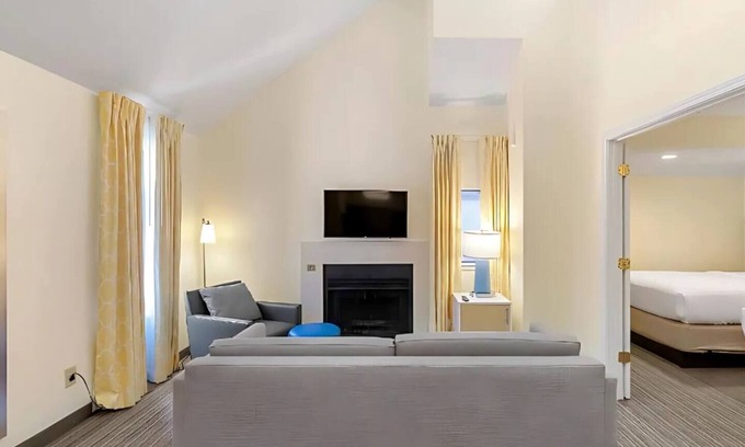 Sharonville Apartment | Modern Townhome Turnkey Extended Stay Flexible Lease