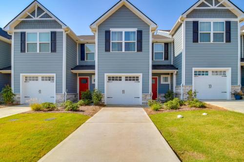 Cartersville House | Modern Townhome with Patio 7 Mi to Dtwn Cartersville