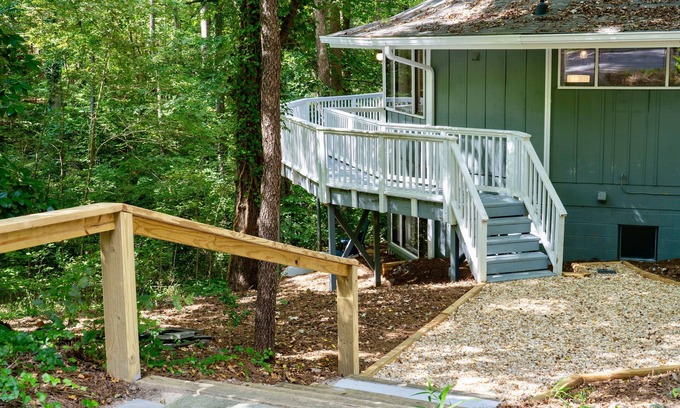 Durham House | Modern Treehouse Close to Duke