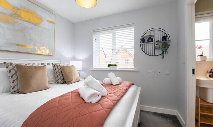Cheltenham House | Modern Two Bedroom Two Bathroom Home