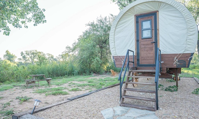 Satin House | Modern_ Unique_Old West Wagon_Spacious_Views