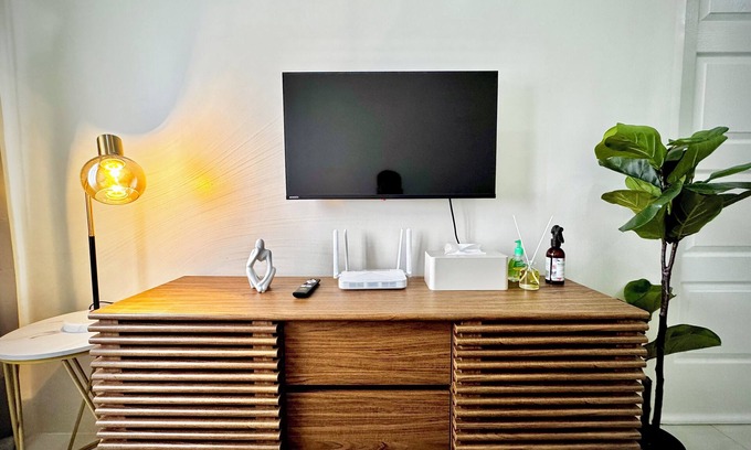 Mandaue Condo | Modern Urban Retreat w/360° Cebu Views – Your Perfect City Adventure Base