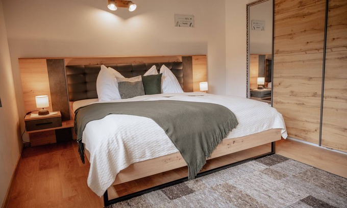 Sankt Georgen am Reith Apartment | Modern vacation apartment (85 sqm) with sun terrace and carport