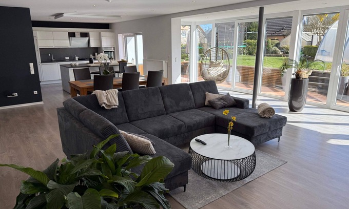 Ostheim Apartment | Modern vacation apartment with terrace for 4 people