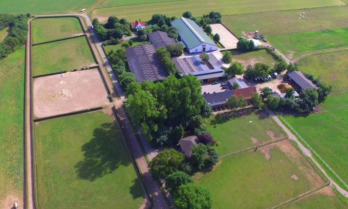 Geldern Apartment | Modern vacation apartment with views of horse pastures and courtyard