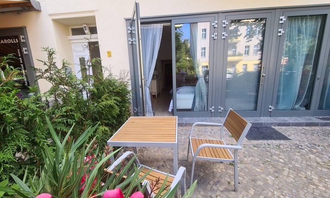 Tegel Apartment | Modern vacation apartment quiet and green (3)