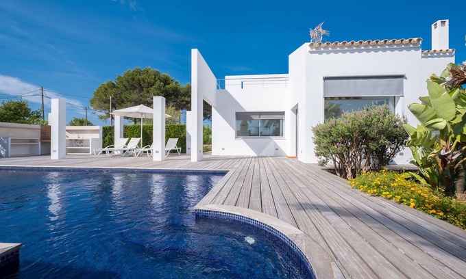 Santandria Villa | Modern Villa "Xipell 9" with Pool and Barbecue