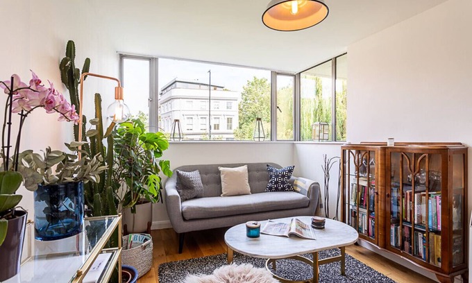 Bow West Apartment | Modern Victoria Park Apartment