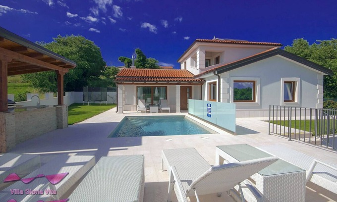 Nova Vas Villa | Modern villa Gloria Vita with pool in Novigrad