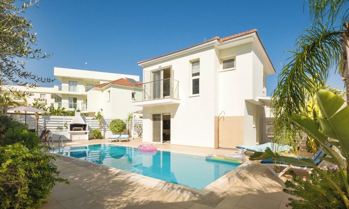 Pernera Villa | Modern villa next to the beach - High spec throughout , Free unlimited WI-FI
