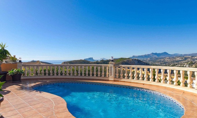 Cumbre del Sol Villa | Modern Villa with Pool