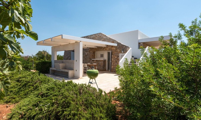 Torre Pali Villa | Modern villa with plunge pool near the beaches