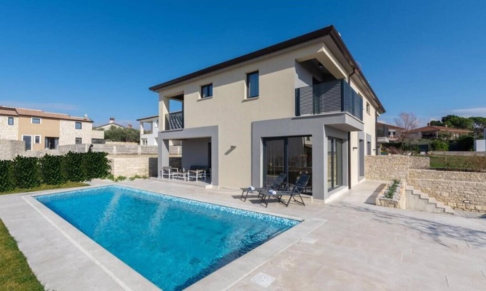 Nova Vas Villa | Modern Villa with Private Pool and Garden in Brtonigla, Istria