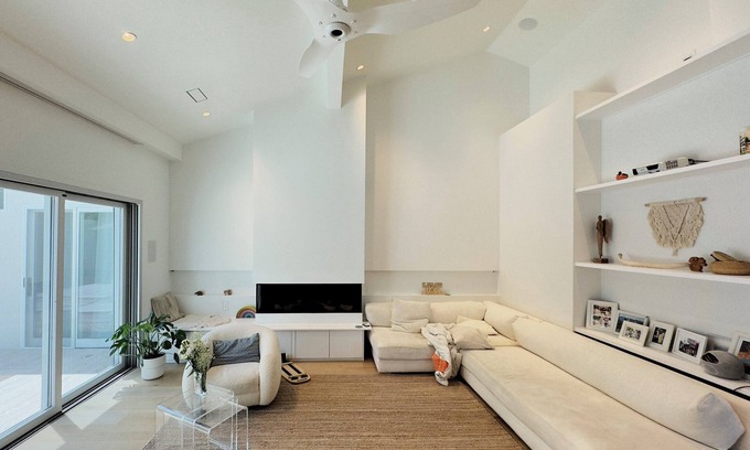West Davis Manor House | Modern Village Homes House
