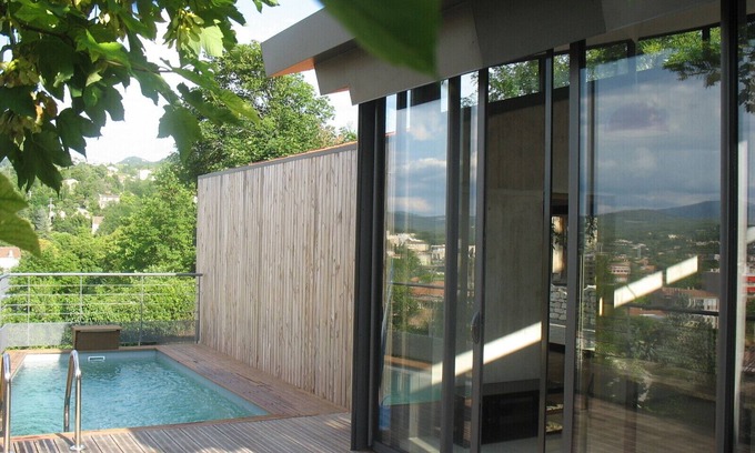 Apt House | Modern wooden house with private pool in the heart of the Luberon