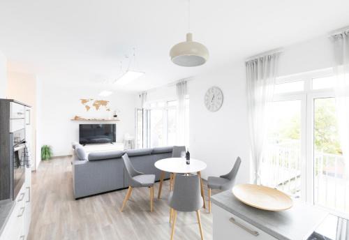 Surheide Apartment | Moderne 2 Zimmer Ferienwohnung mit Dachterrasse - 95qm
