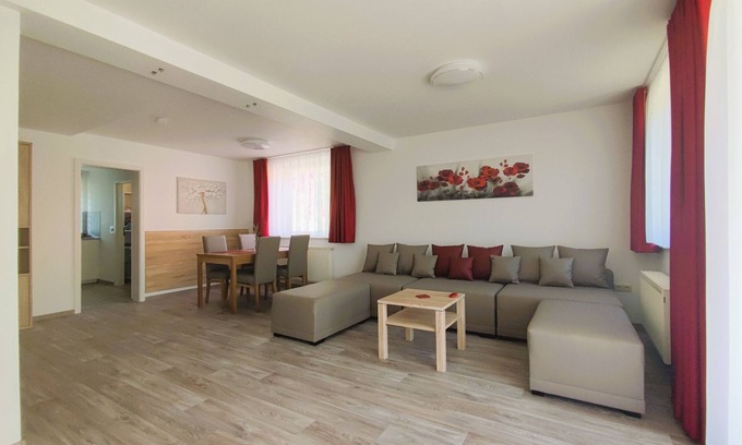 Braunsen Apartment | Moderne Ferienwohnung Maxima 3 für Max. 4 Personen mit Balkon