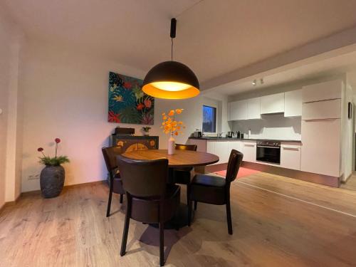 Hilpoltstein Apartment | Moderne Ferienwohnung am Rothsee