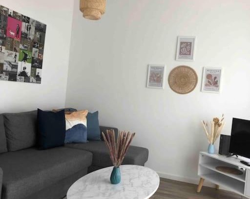 Uetersen Apartment | Moderne Neue 2 Zimmer Wohnung