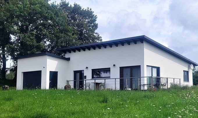 Birx Apartment | Modernes Ferienhaus mit Garage in Ruhiger Lage
