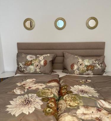 Bruck an der Leitha Apartment | Modernes Haus nähe Parndorf