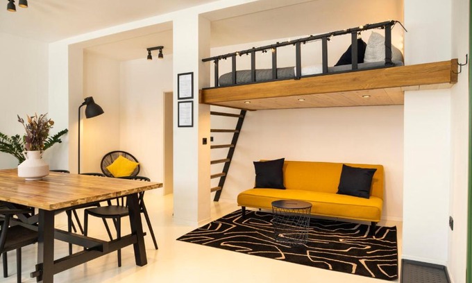 Pirna Apartment | Modernes Loft mit Sandstein-Gewölbe im Zentrum