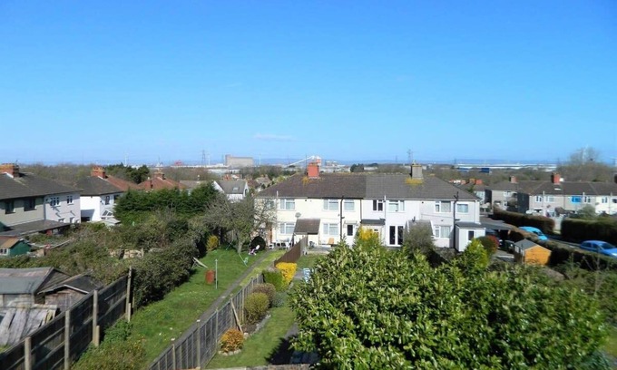 Severn Beach House | Modernised and spacious family home.