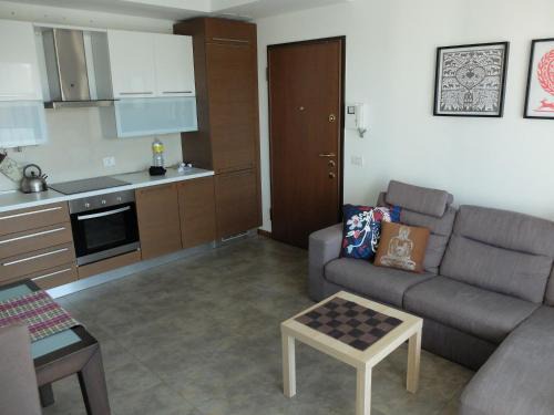Dalmine Apartment | Moderno Trilocale Laura