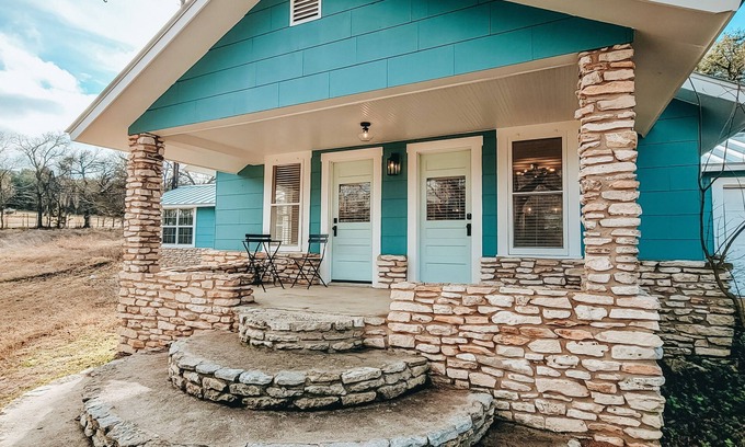 Fredericksburg House | Mogford Manor - 1930's Hill Country Charmer