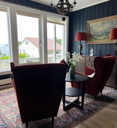Osoyro Apartment | Moldegaard Farmhouse - Apartment A