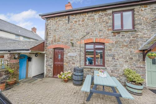 Stibb House | Moles Burrow