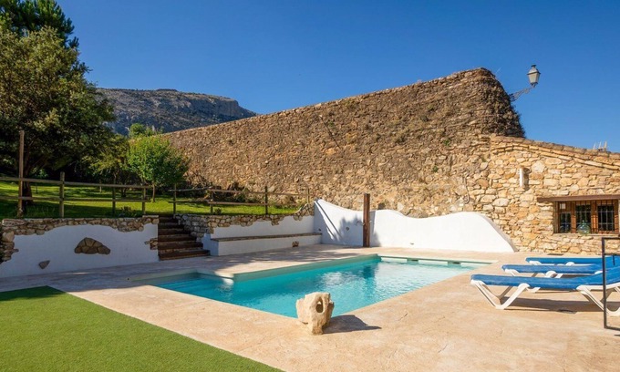 Villanueva del Trabuco Villa | Molino Higueral Villanueva del Trabuco by Ruralidays